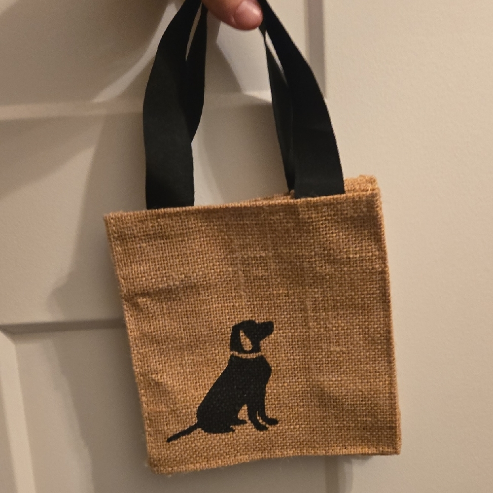 Chic Jute Tote with Dog Design